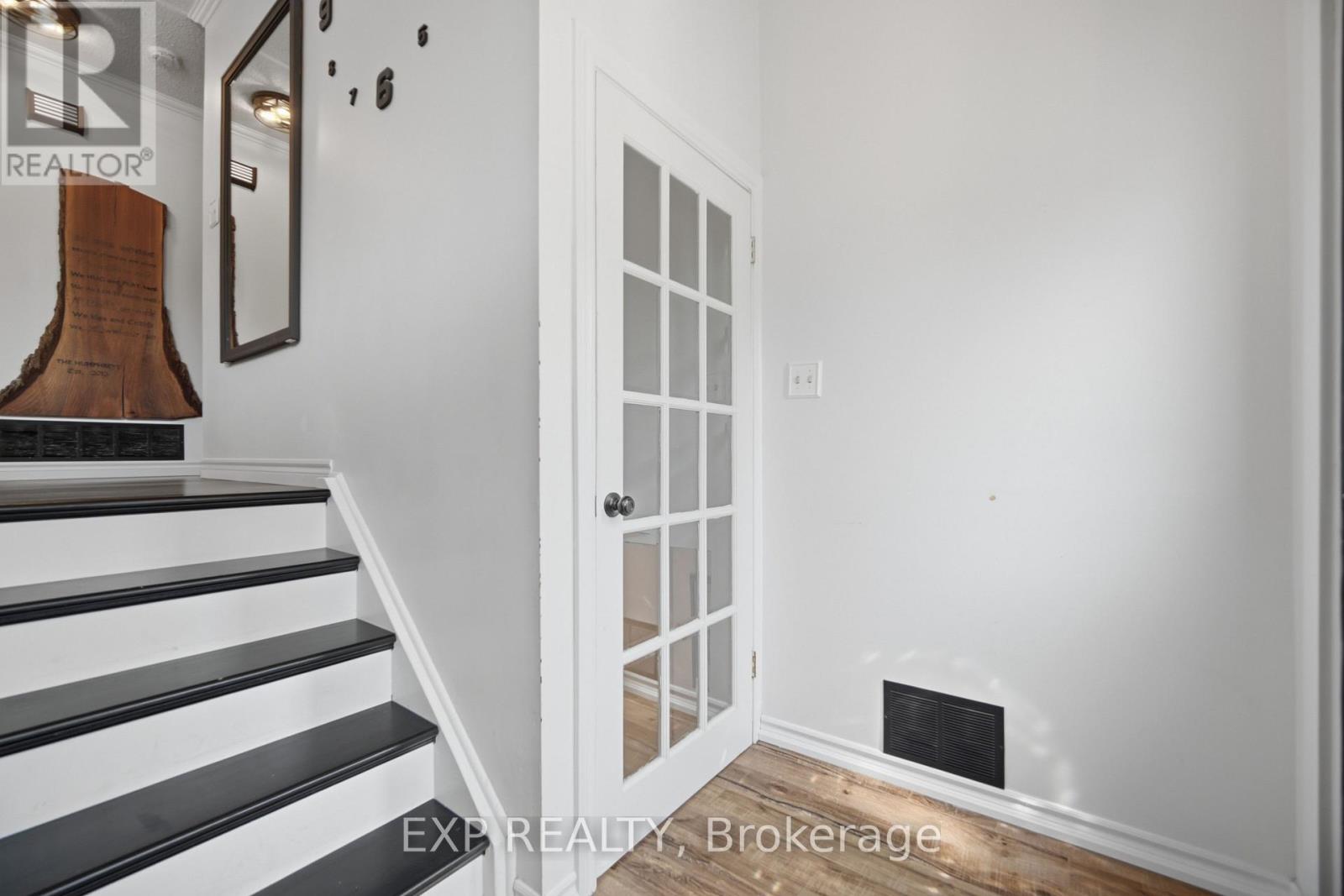 127 Acton Boulevard, Halton Hills (Ac Acton), Ontario  L7J 2S4 - Photo 24 - W13717788