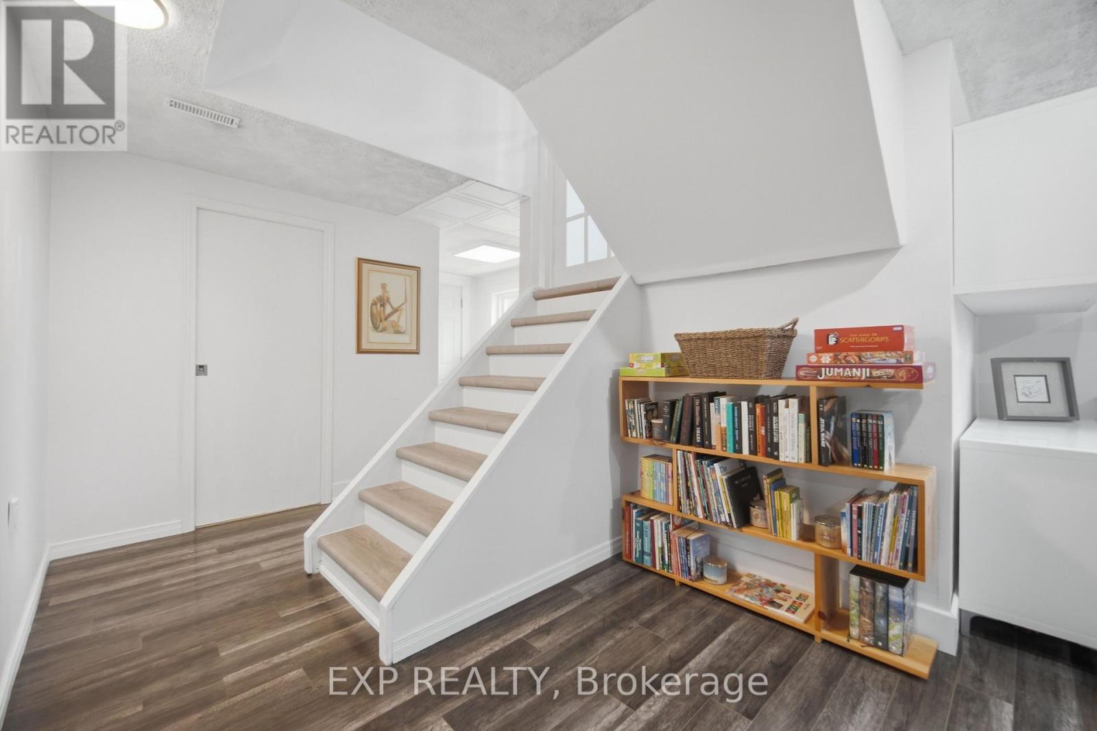 127 Acton Boulevard, Halton Hills (Ac Acton), Ontario  L7J 2S4 - Photo 29 - W13717788