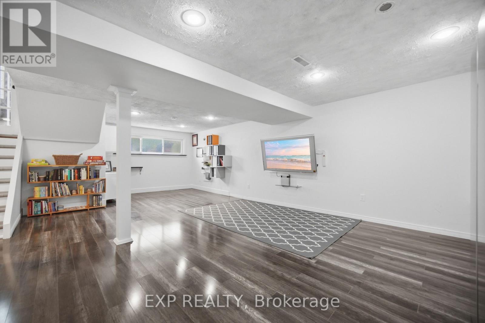 127 Acton Boulevard, Halton Hills (Ac Acton), Ontario  L7J 2S4 - Photo 30 - W13717788