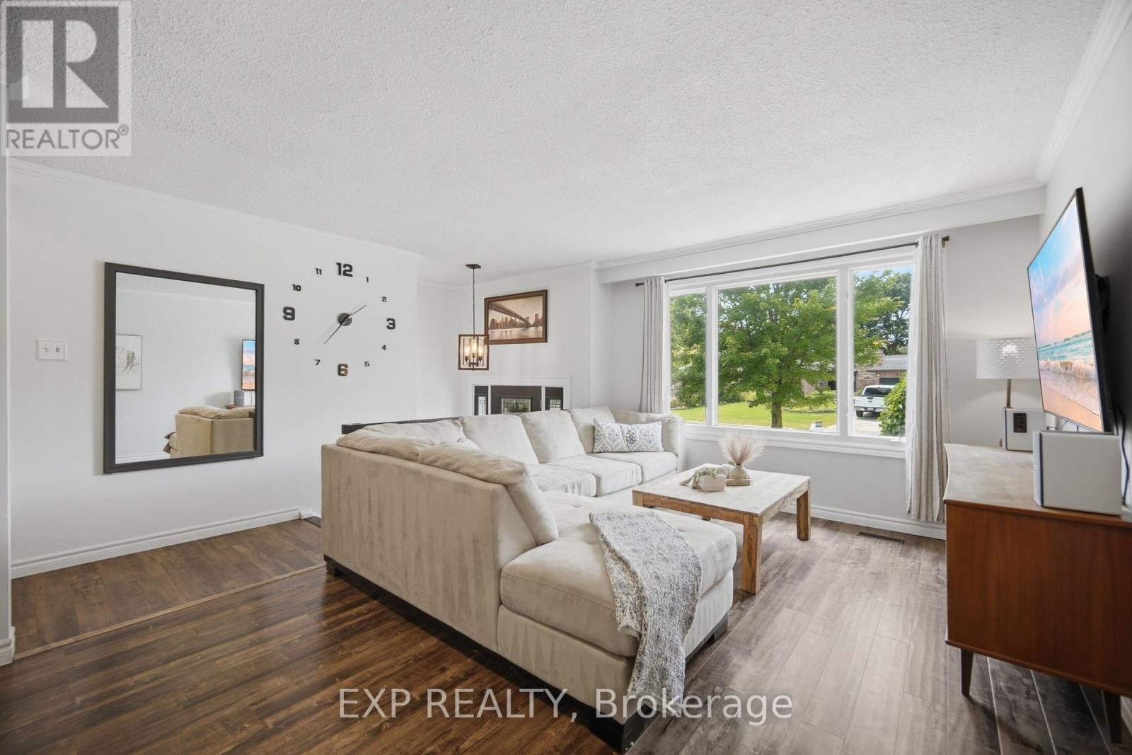 127 Acton Boulevard, Halton Hills (Ac Acton), Ontario  L7J 2S4 - Photo 7 - W13717788