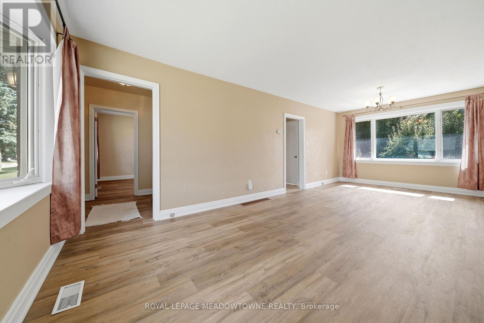 20 Delrex Boulevard, Halton Hills (Georgetown), Ontario  L7G 3X7 - Photo 10 - W13717888