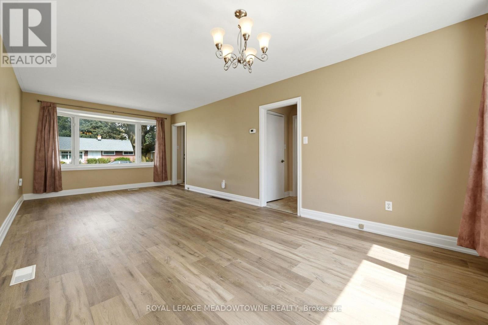 20 Delrex Boulevard, Halton Hills (Georgetown), Ontario  L7G 3X7 - Photo 11 - W13717888
