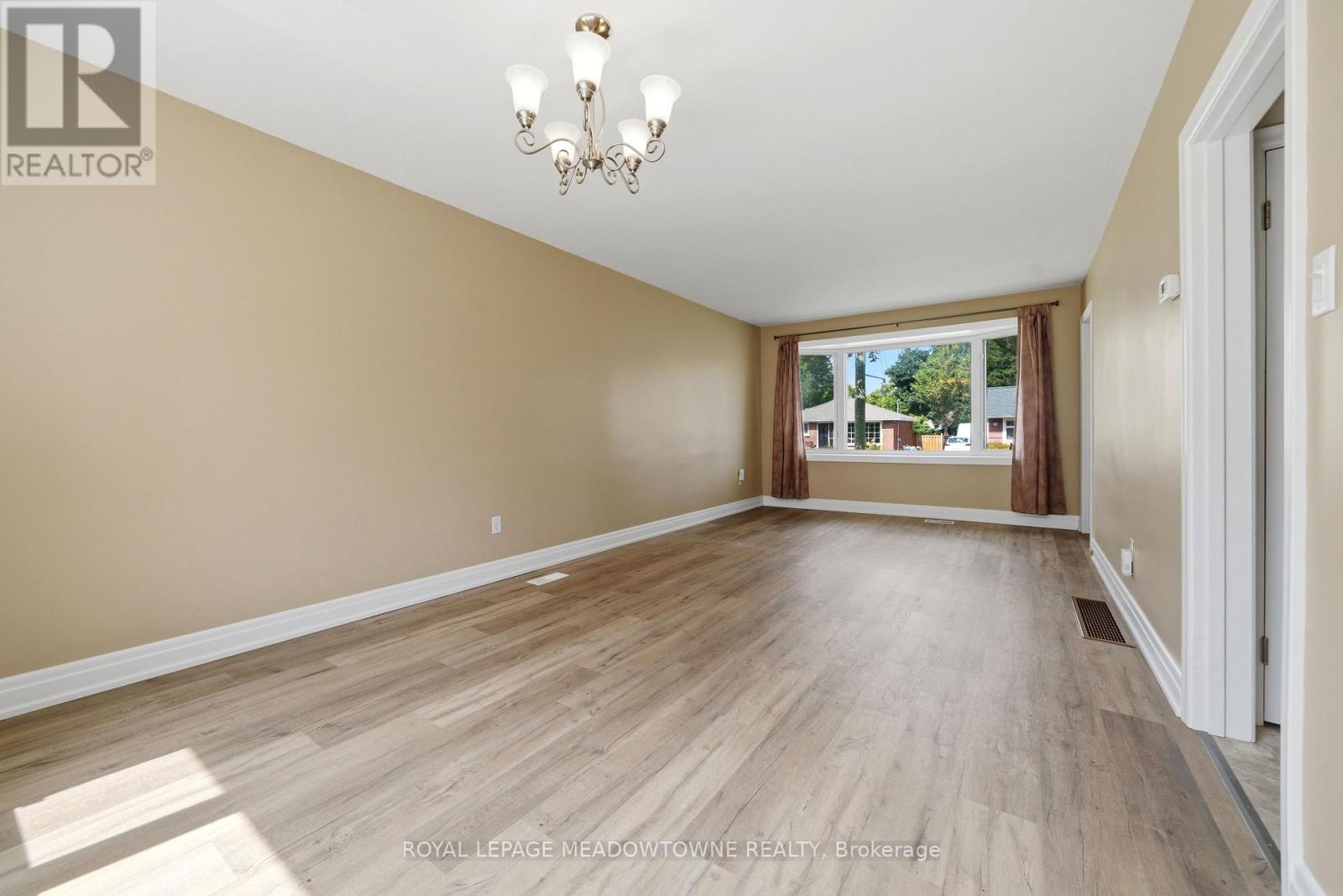 20 Delrex Boulevard, Halton Hills (Georgetown), Ontario  L7G 3X7 - Photo 12 - W13717888