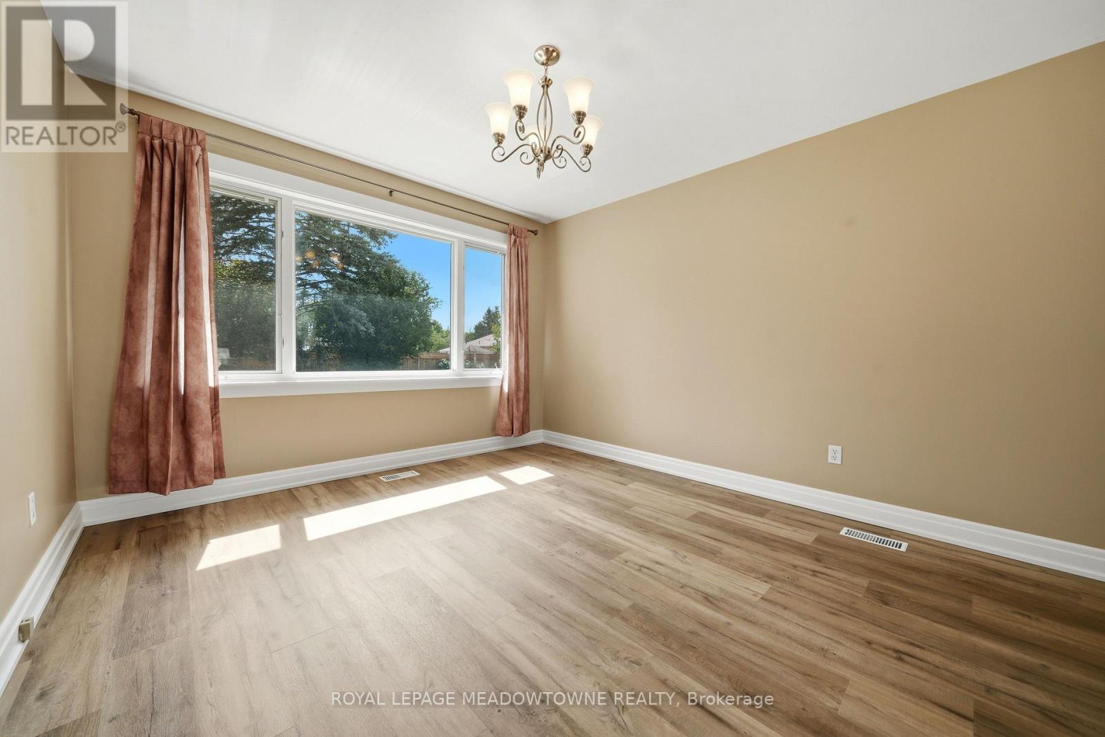 20 Delrex Boulevard, Halton Hills (Georgetown), Ontario  L7G 3X7 - Photo 13 - W13717888