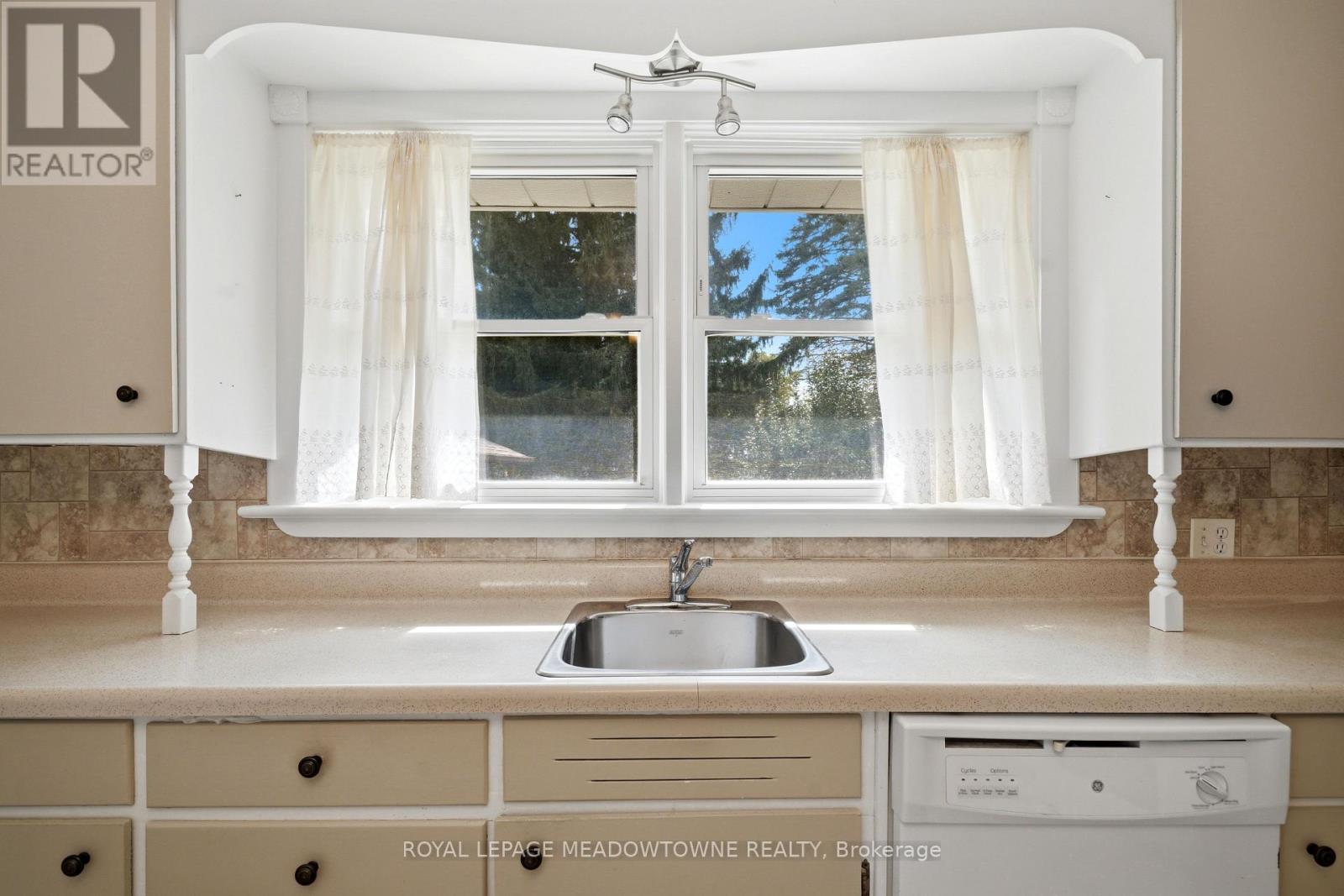 20 Delrex Boulevard, Halton Hills (Georgetown), Ontario  L7G 3X7 - Photo 17 - W13717888