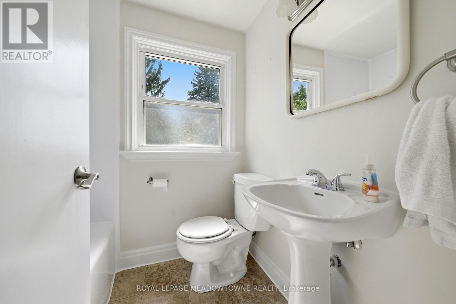 20 Delrex Boulevard, Halton Hills (Georgetown), Ontario  L7G 3X7 - Photo 26 - W13717888