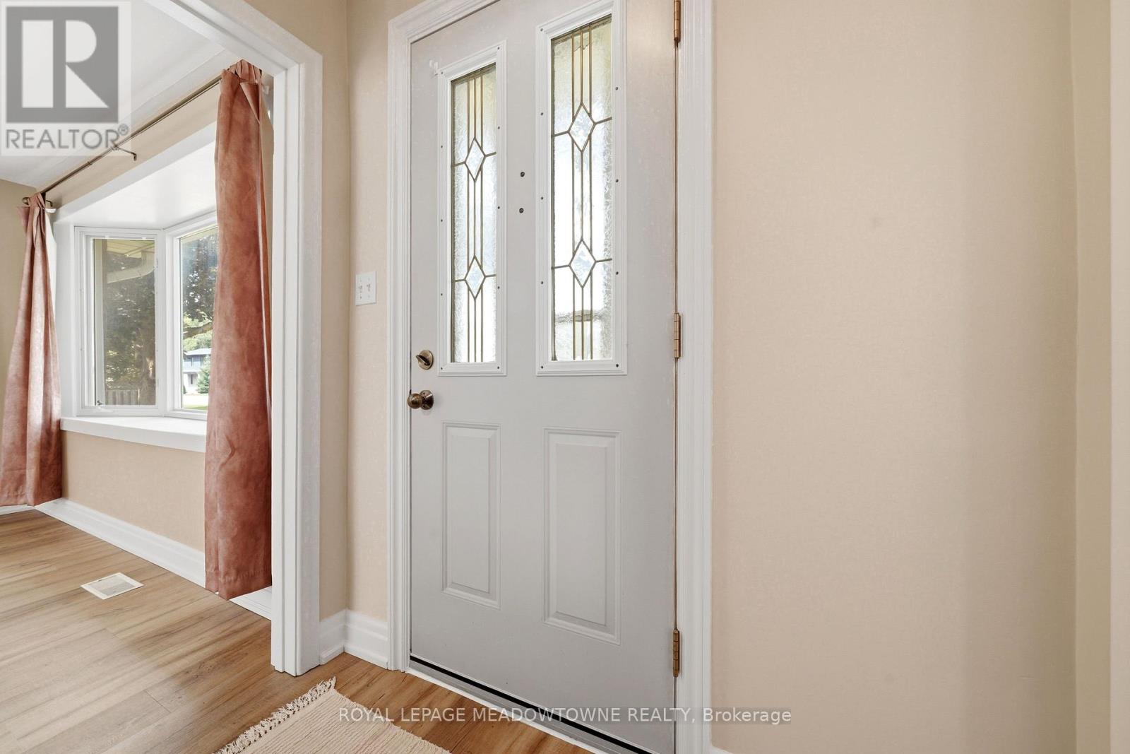 20 Delrex Boulevard, Halton Hills (Georgetown), Ontario  L7G 3X7 - Photo 7 - W13717888
