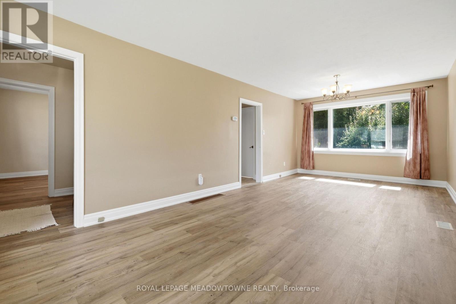 20 Delrex Boulevard, Halton Hills (Georgetown), Ontario  L7G 3X7 - Photo 9 - W13717888