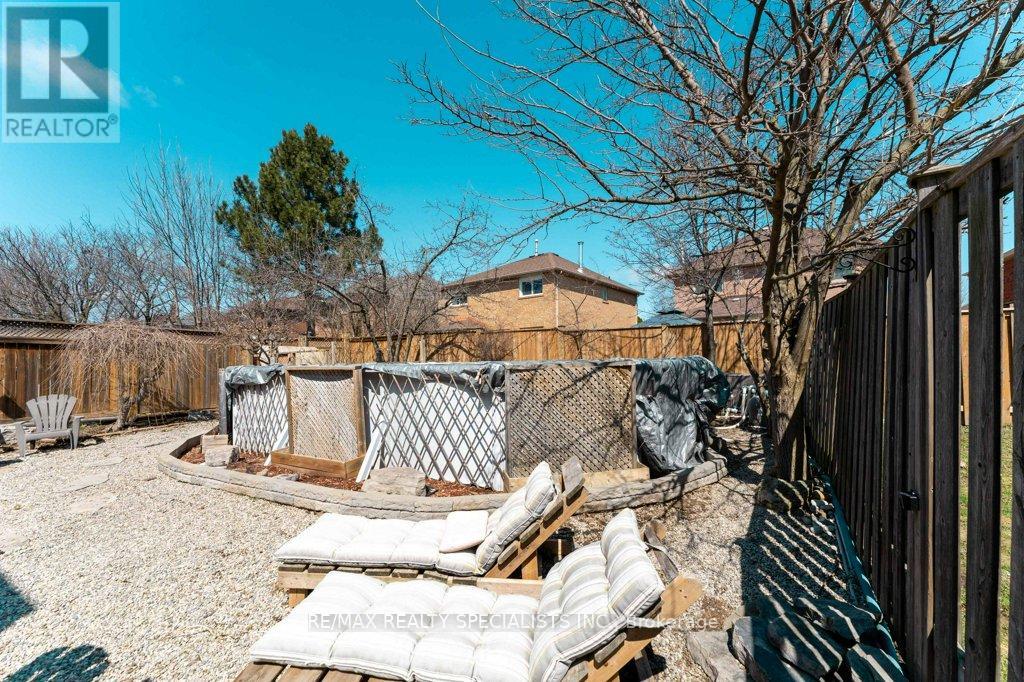 34 Killaloe Crescent, Halton Hills (Georgetown), Ontario  L7G 5N2 - Photo 38 - W13719866