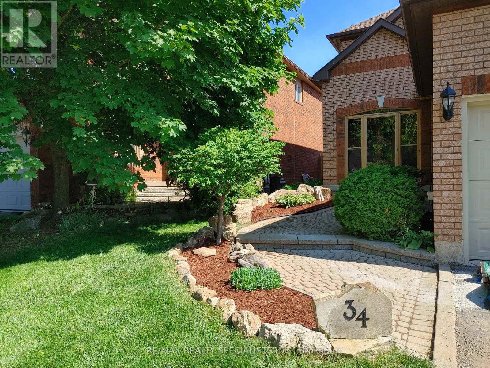 34 Killaloe Crescent, Halton Hills (Georgetown), Ontario  L7G 5N2 - Photo 4 - W13719866
