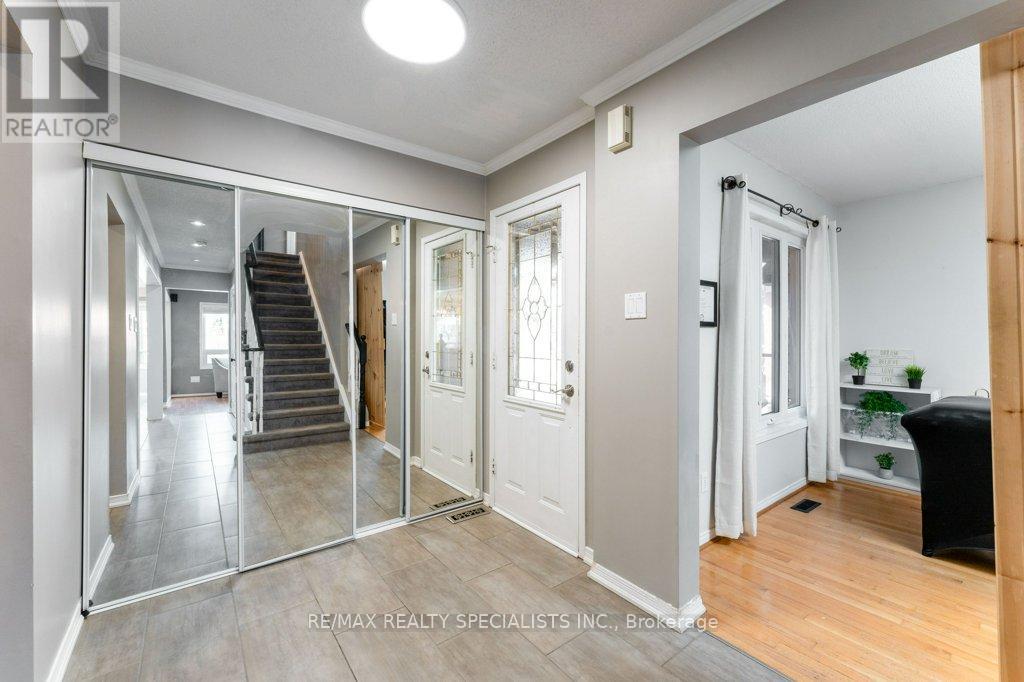 34 Killaloe Crescent, Halton Hills (Georgetown), Ontario  L7G 5N2 - Photo 7 - W13719866