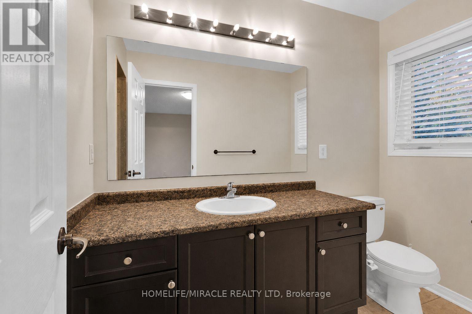 Main & Upper Floor - 15 Chetholme Place E, Halton Hills (Georgetown), Ontario  L7G 0B5 - Photo 15 - W13721356