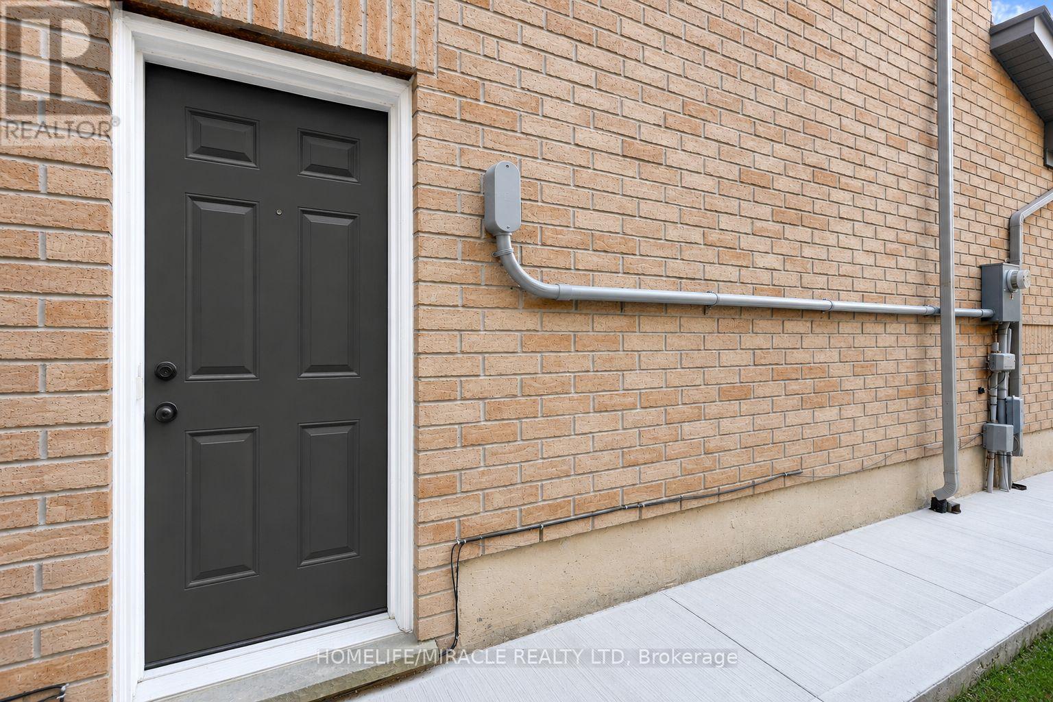 Main & Upper Floor - 15 Chetholme Place E, Halton Hills (Georgetown), Ontario  L7G 0B5 - Photo 29 - W13721356