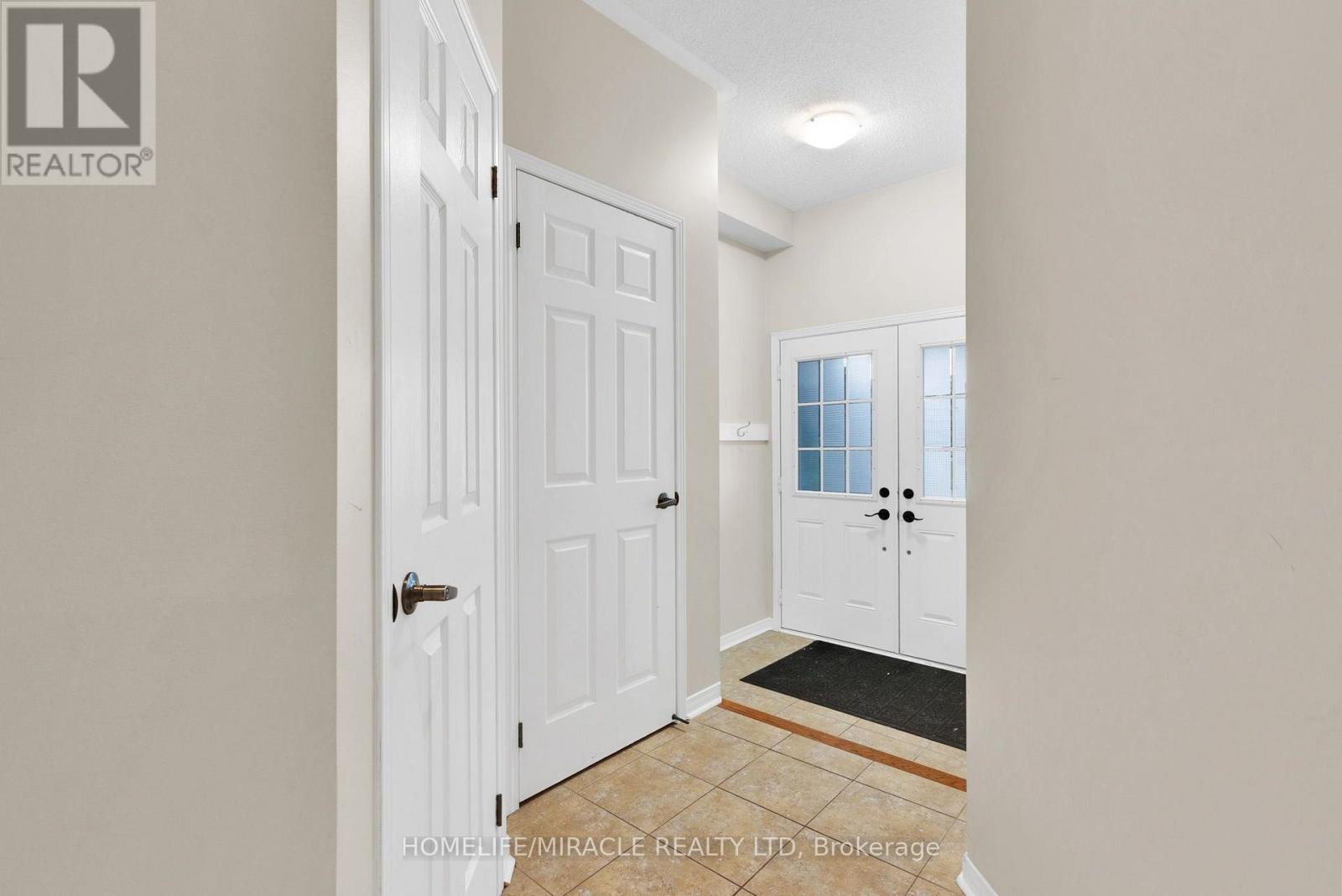 Main & Upper Floor - 15 Chetholme Place E, Halton Hills (Georgetown), Ontario  L7G 0B5 - Photo 3 - W13721356