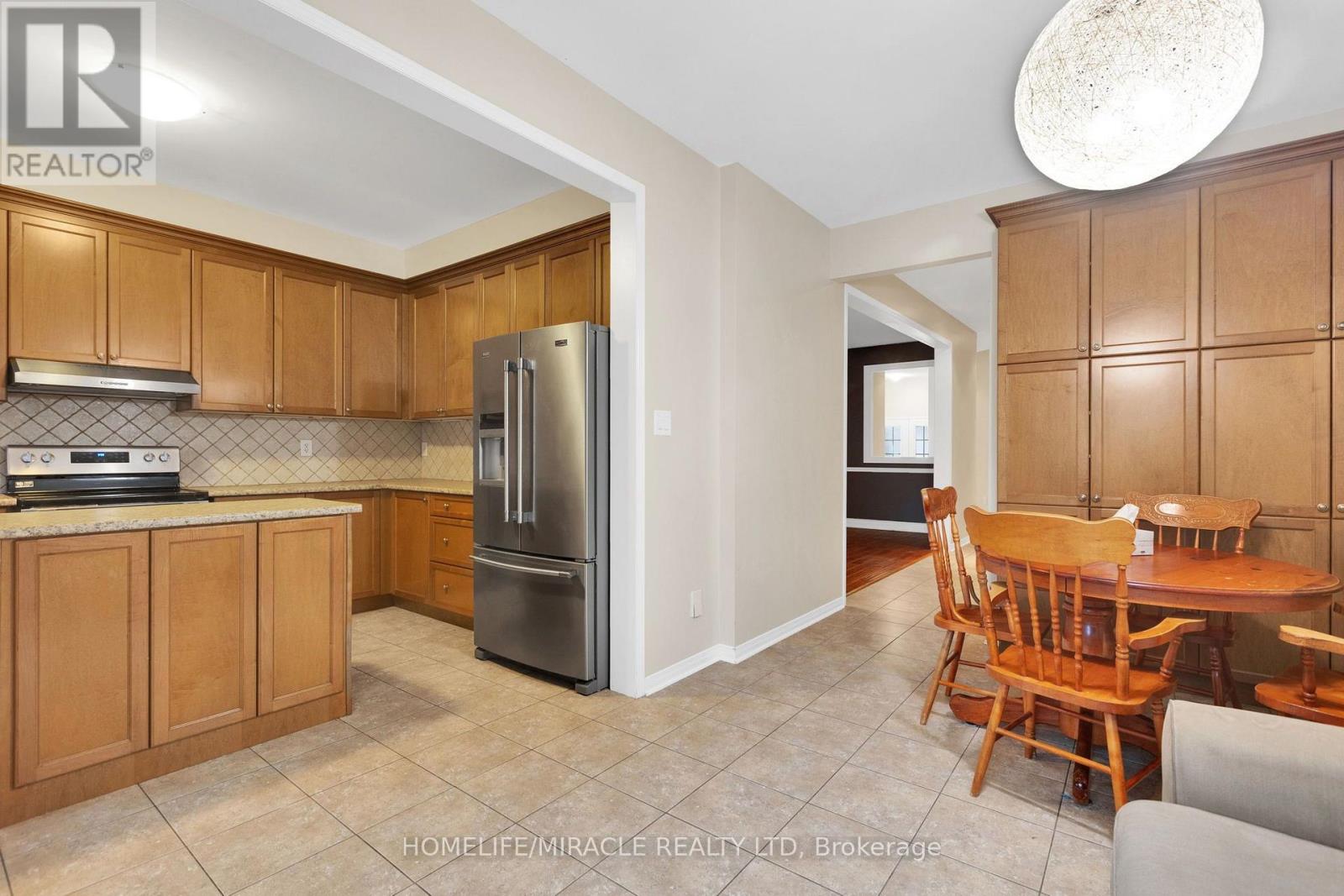 Main & Upper Floor - 15 Chetholme Place E, Halton Hills (Georgetown), Ontario  L7G 0B5 - Photo 5 - W13721356