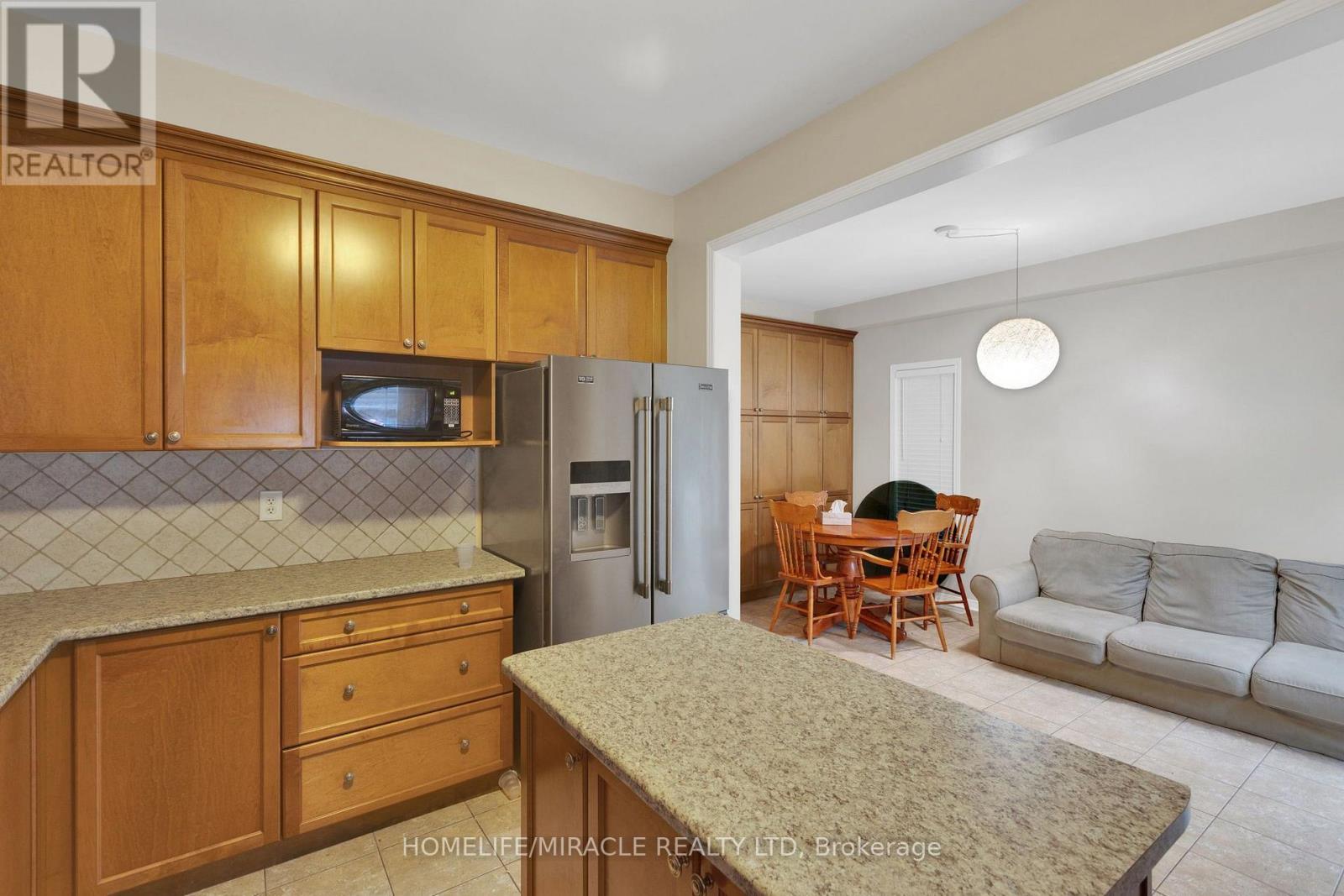 Main & Upper Floor - 15 Chetholme Place E, Halton Hills (Georgetown), Ontario  L7G 0B5 - Photo 8 - W13721356
