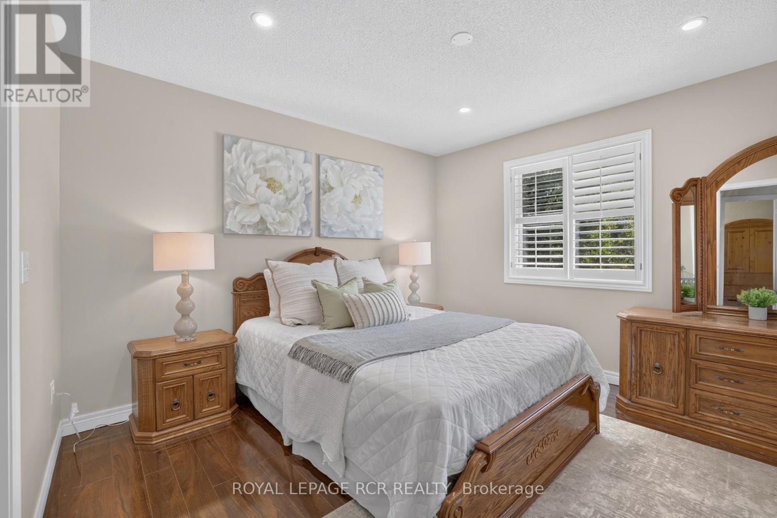 94 Atwood Avenue, Halton Hills (Georgetown), Ontario  L7G 6A1 - Photo 12 - W13721712