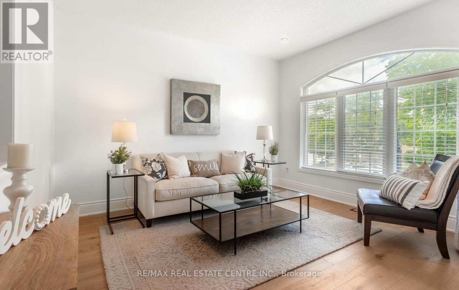 54 Apple Blossom Crescent, Halton Hills (Georgetown), Ontario  L7G 6L5 - Photo 6 - W13721986