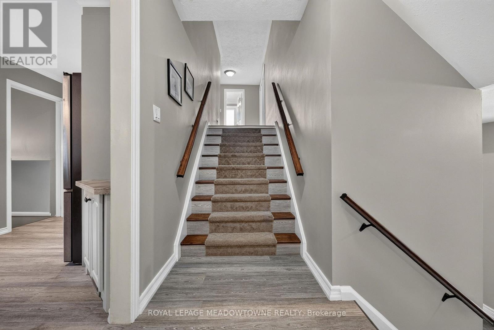 30 Metcalfe Court, Halton Hills (Georgetown), Ontario  L7G 4N9 - Photo 8 - W13724910