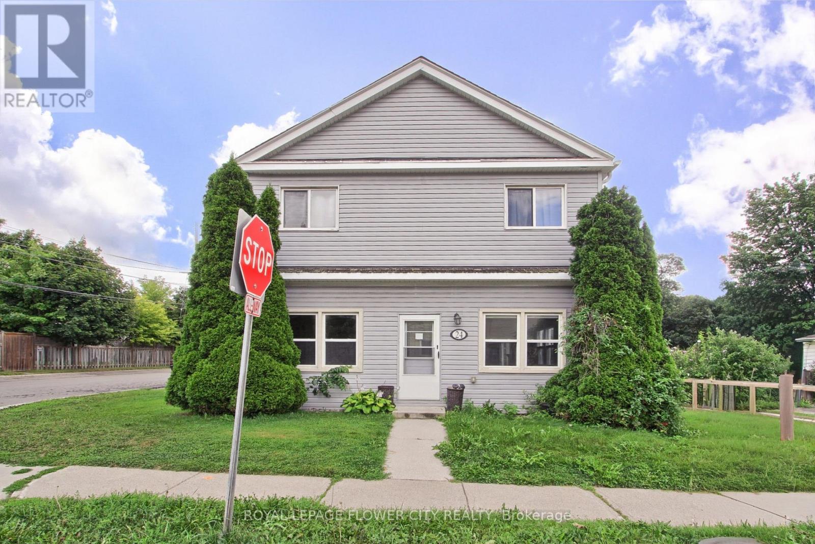 Main Floor - 24 John Street, Halton Hills (Georgetown), Ontario  L7G 2J7 - Photo 1 - W13725446