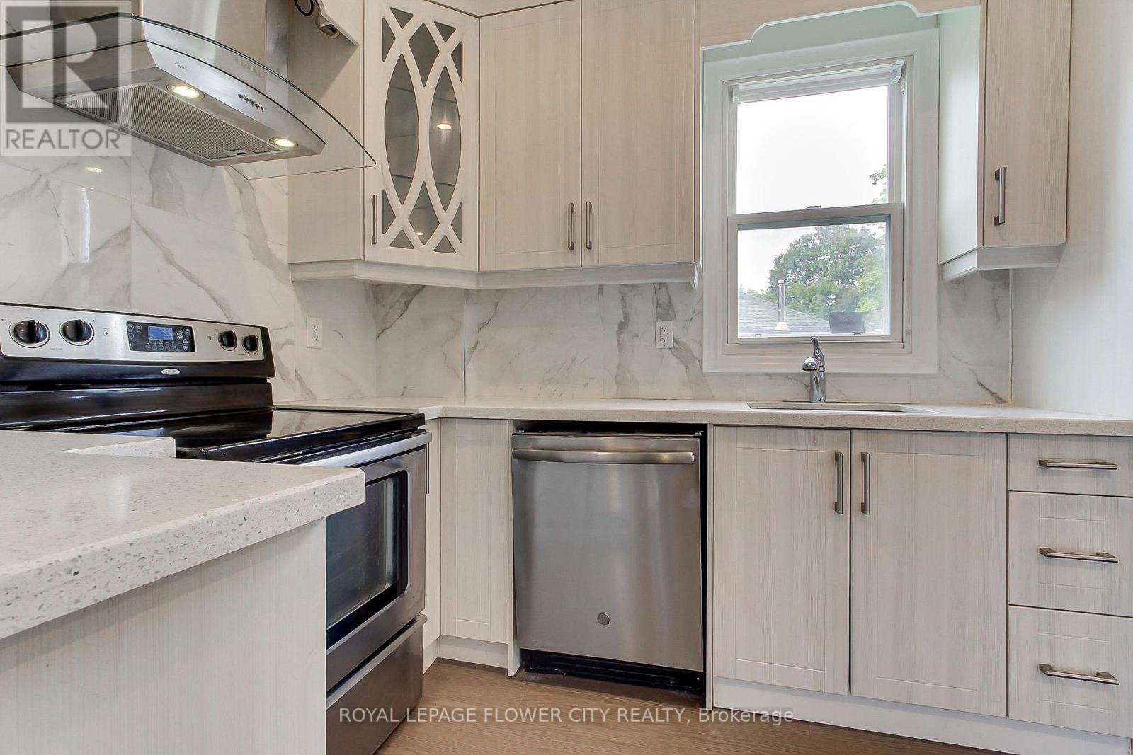 Main Floor - 24 John Street, Halton Hills (Georgetown), Ontario  L7G 2J7 - Photo 15 - W13725446