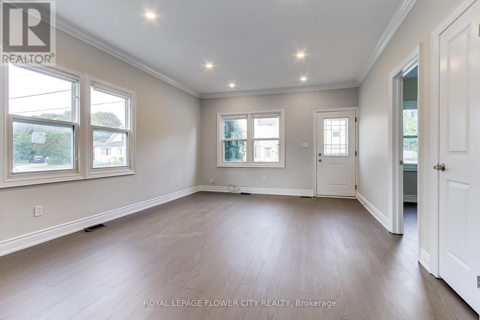 Main Floor - 24 John Street, Halton Hills (Georgetown), Ontario  L7G 2J7 - Photo 6 - W13725446