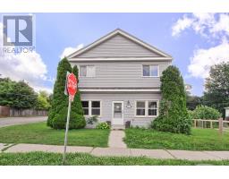 <div class="price">$2,799<small> Monthly</small></div> Main Floor - 24 John Street, Halton Hills (Georgetown)<br><div style="margin-bottom:8px;"><small>Royal LePage Flower City Realty</small></div><div class='bed_bath'>3 Bed | 2 Bath</div>