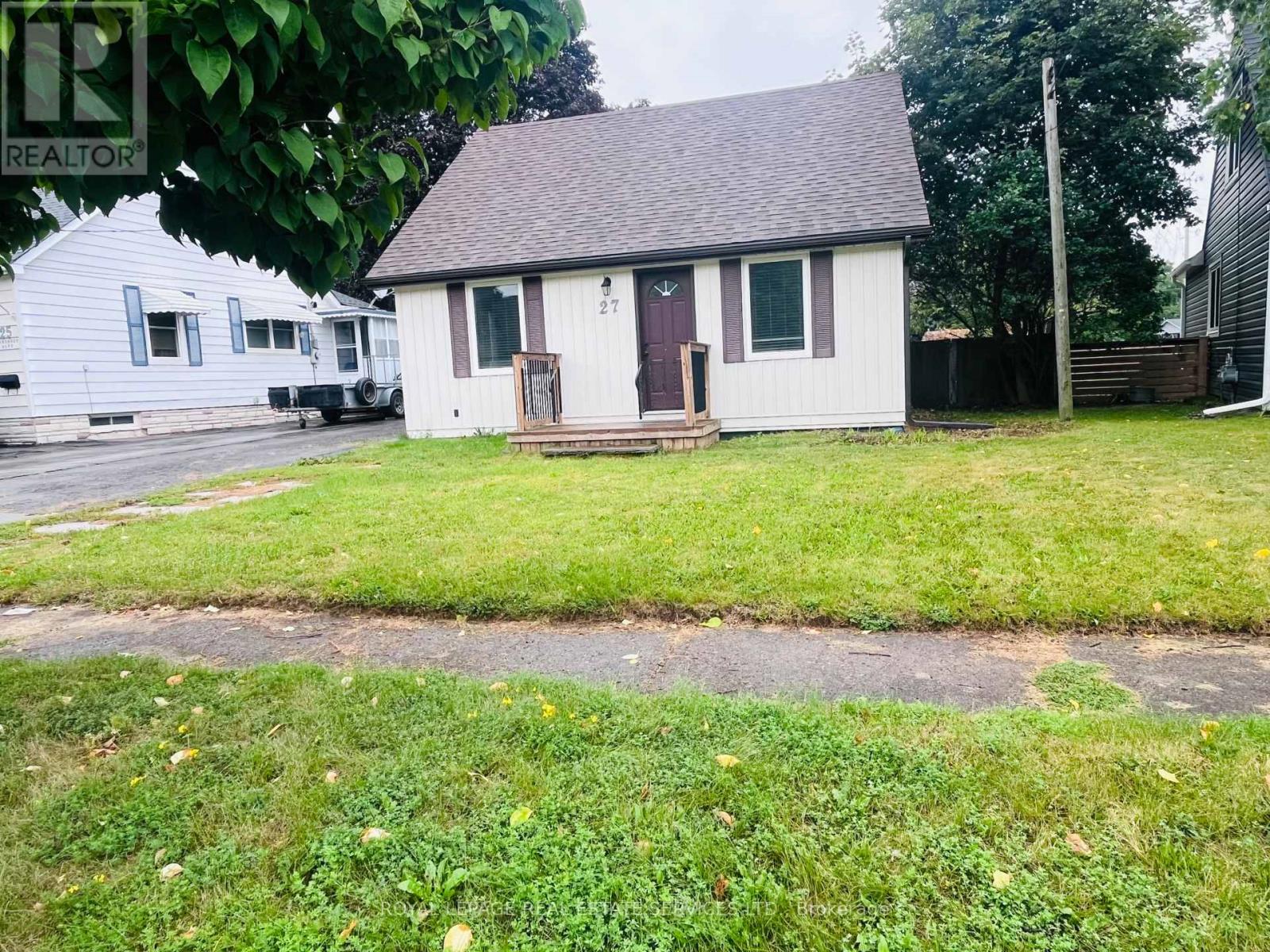 27 Normandy Boulevard, Halton Hills (Georgetown), Ontario  L7G 1V9 - Photo 2 - W13725786