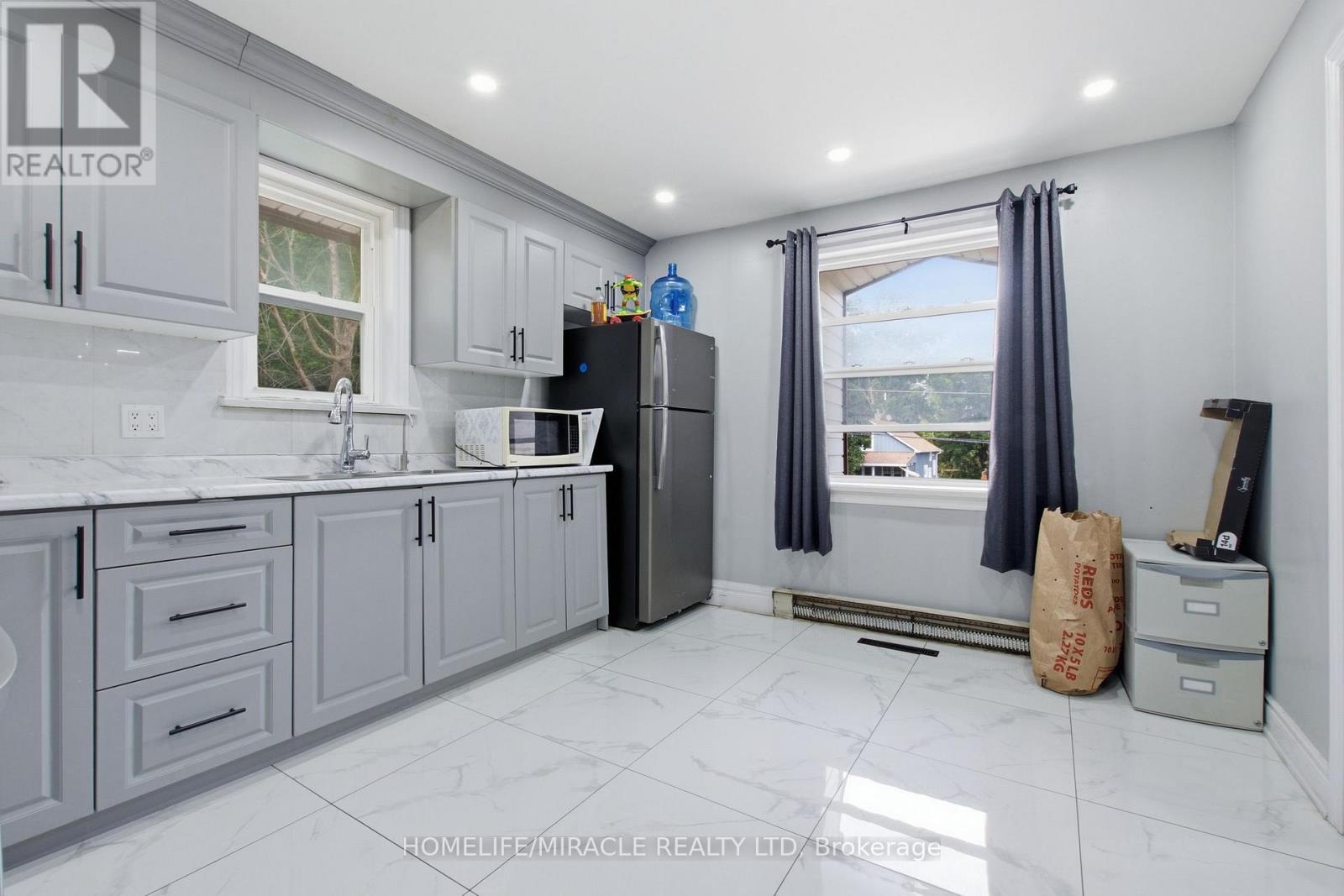 126 Main Street North, Halton Hills (Ac Acton), Ontario  L7J 1W6 - Photo 19 - W13728896