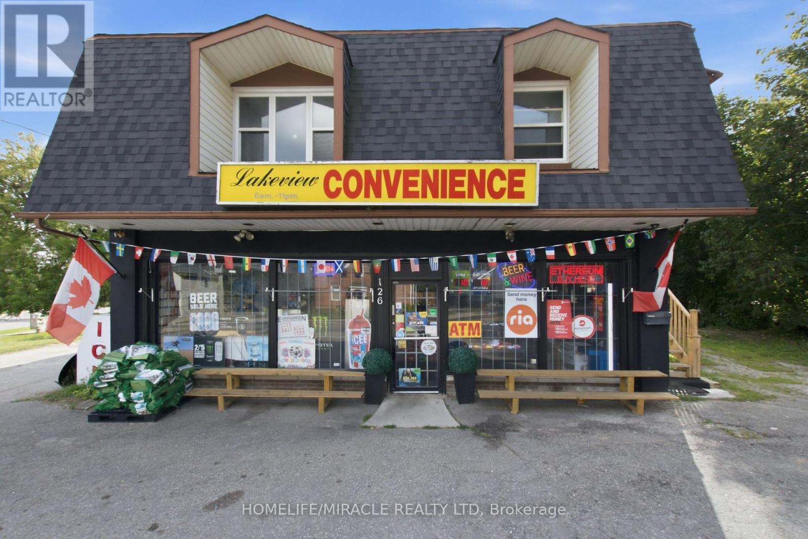 126 Main Street North, Halton Hills (Ac Acton), Ontario  L7J 1W6 - Photo 2 - W13728896