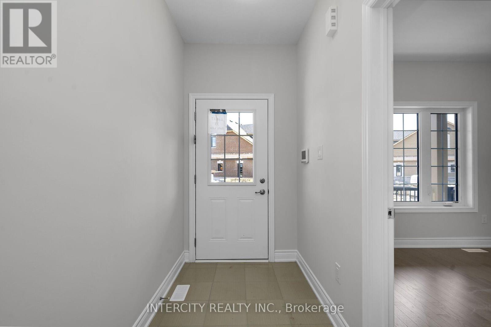 33 Ruby Lane, Halton Hills (Georgetown), Ontario  L7G 0H6 - Photo 4 - W13730984