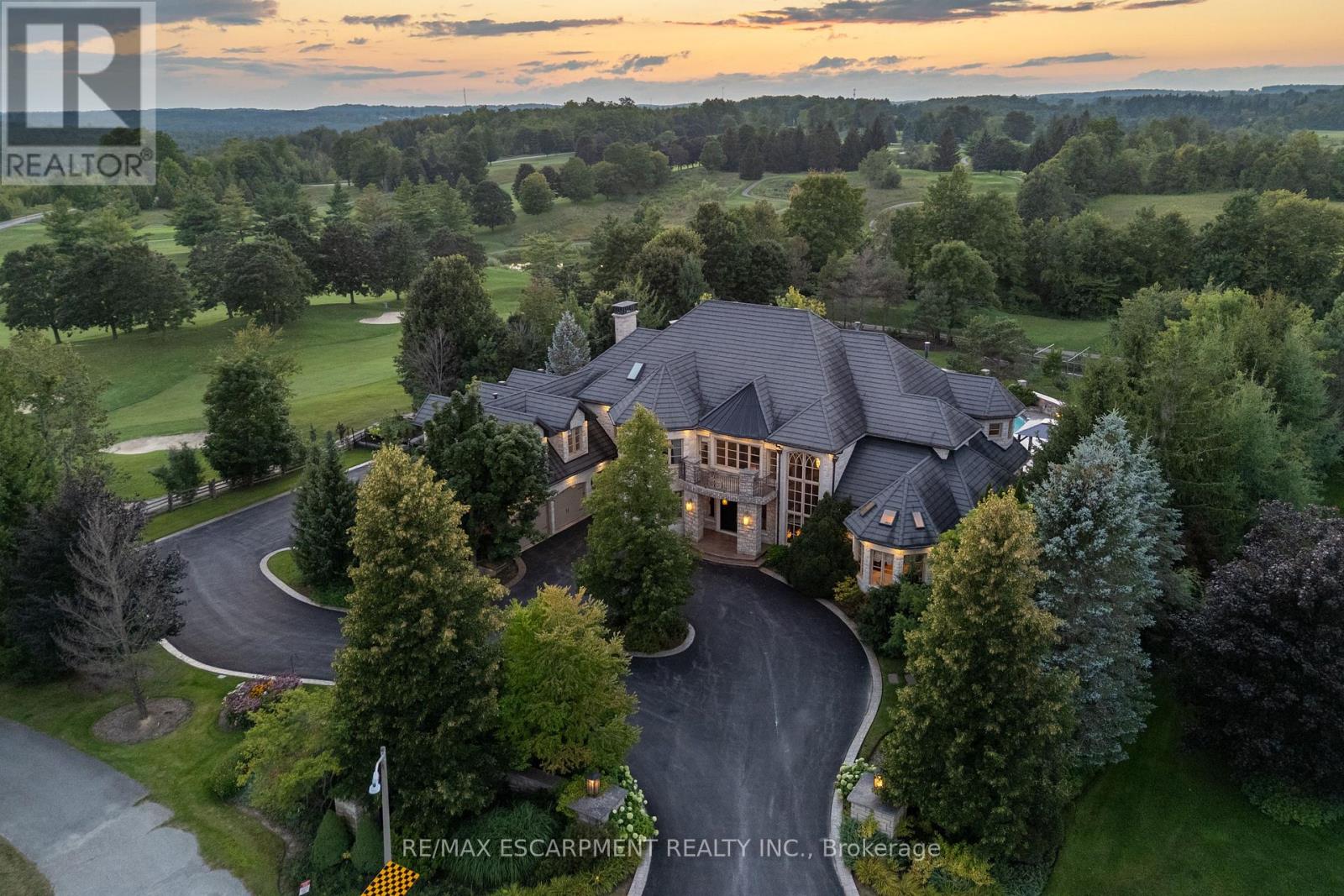 25 Turtle Lake Drive, Halton Hills (Rural Halton Hills), Ontario  L7J 2W7 - Photo 3 - W13733552