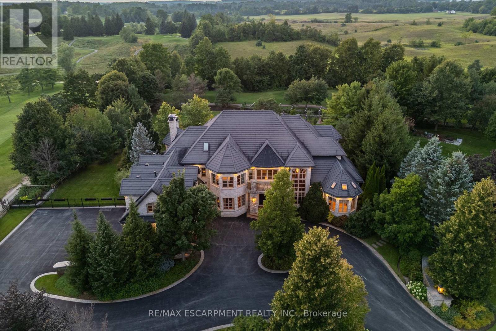 25 Turtle Lake Drive, Halton Hills (Rural Halton Hills), Ontario  L7J 2W7 - Photo 4 - W13733552