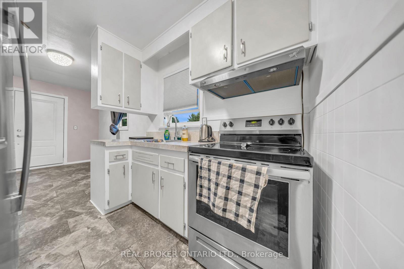 67 Roseford Terrace, Halton Hills (Ac Acton), Ontario  L7J 2L2 - Photo 13 - W13735262