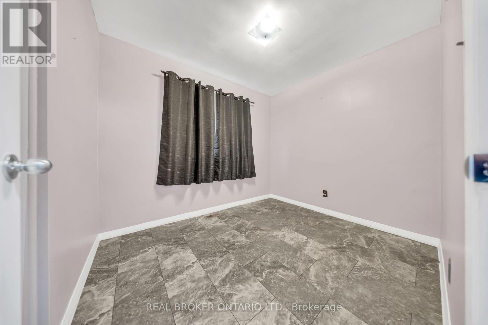 67 Roseford Terrace, Halton Hills (Ac Acton), Ontario  L7J 2L2 - Photo 18 - W13735262