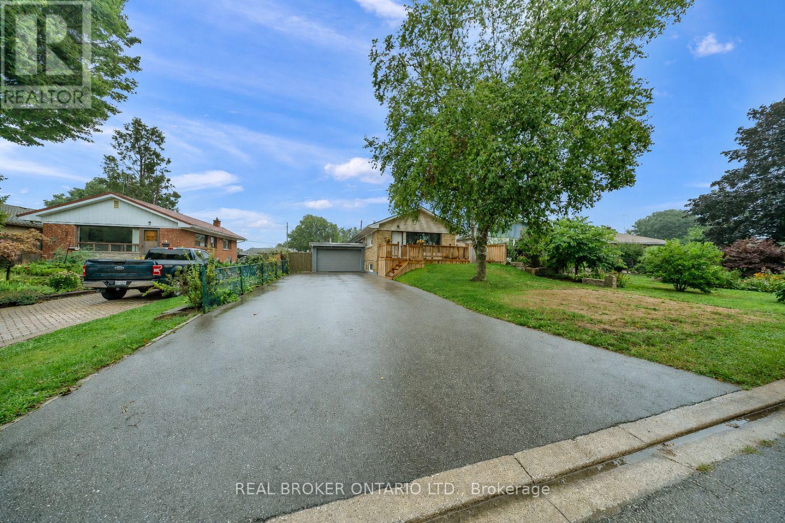 67 Roseford Terrace, Halton Hills (Ac Acton), Ontario  L7J 2L2 - Photo 2 - W13735262