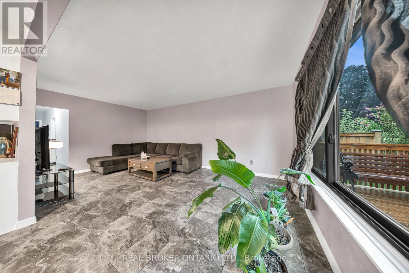 67 Roseford Terrace, Halton Hills (Ac Acton), Ontario  L7J 2L2 - Photo 6 - W13735262