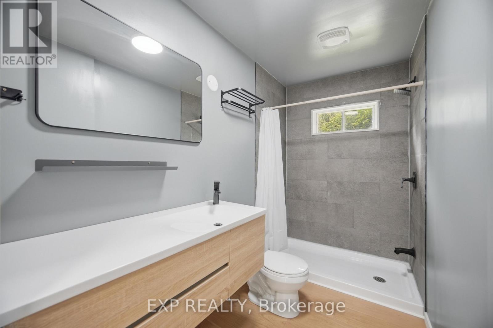 32 Maple Avenue E, Halton Hills (Georgetown), Ontario  L7G 5M2 - Photo 18 - W13737710