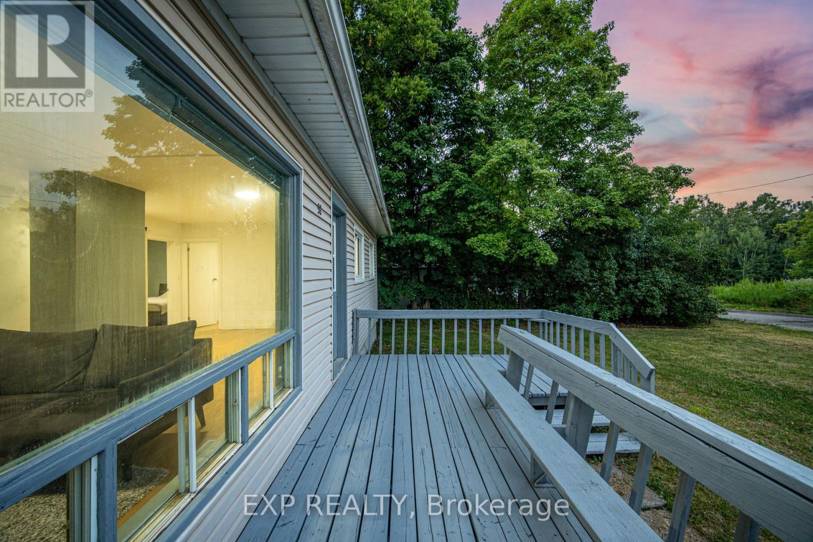 32 Maple Avenue E, Halton Hills (Georgetown), Ontario  L7G 5M2 - Photo 2 - W13737710