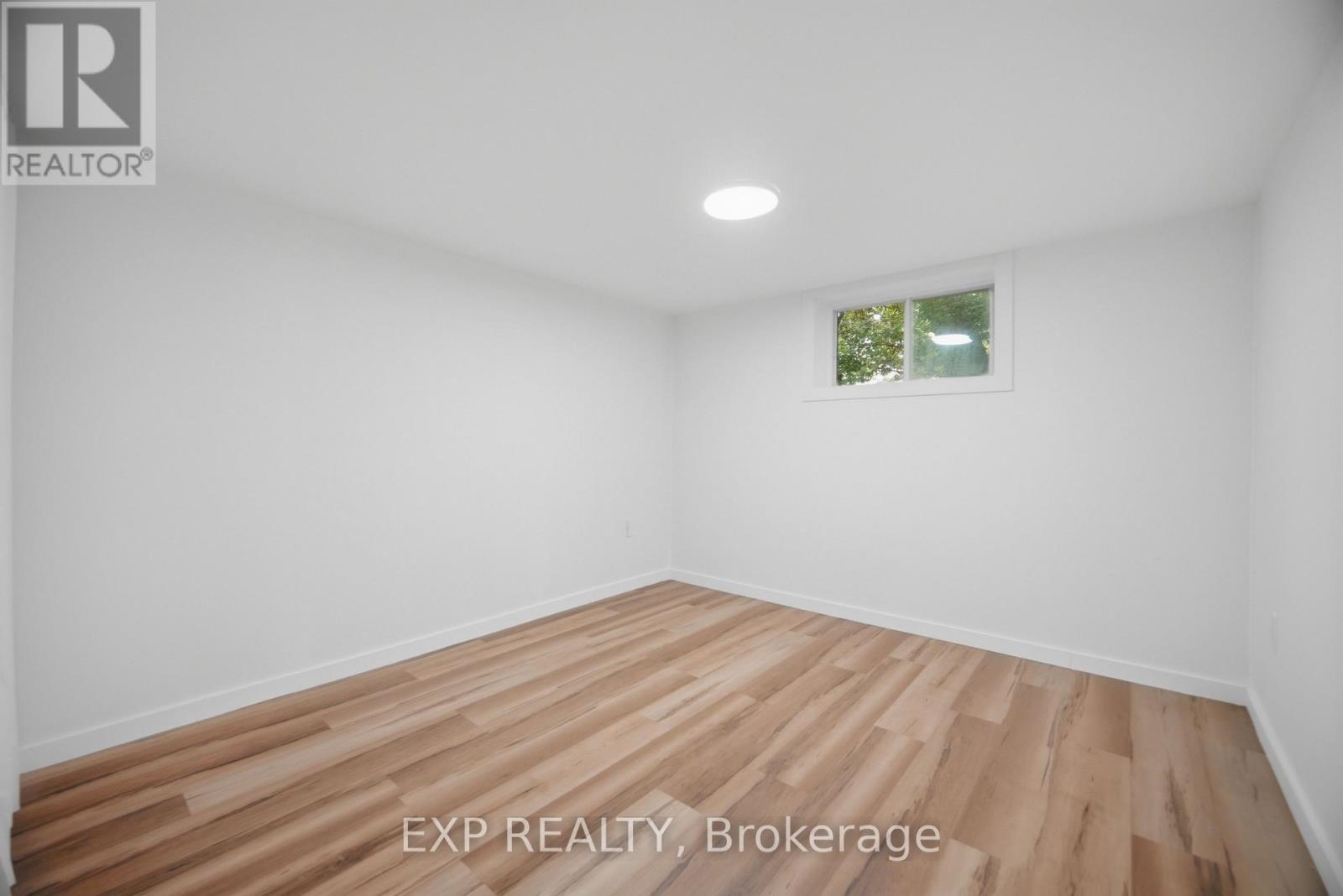 32 Maple Avenue E, Halton Hills (Georgetown), Ontario  L7G 5M2 - Photo 32 - W13737710