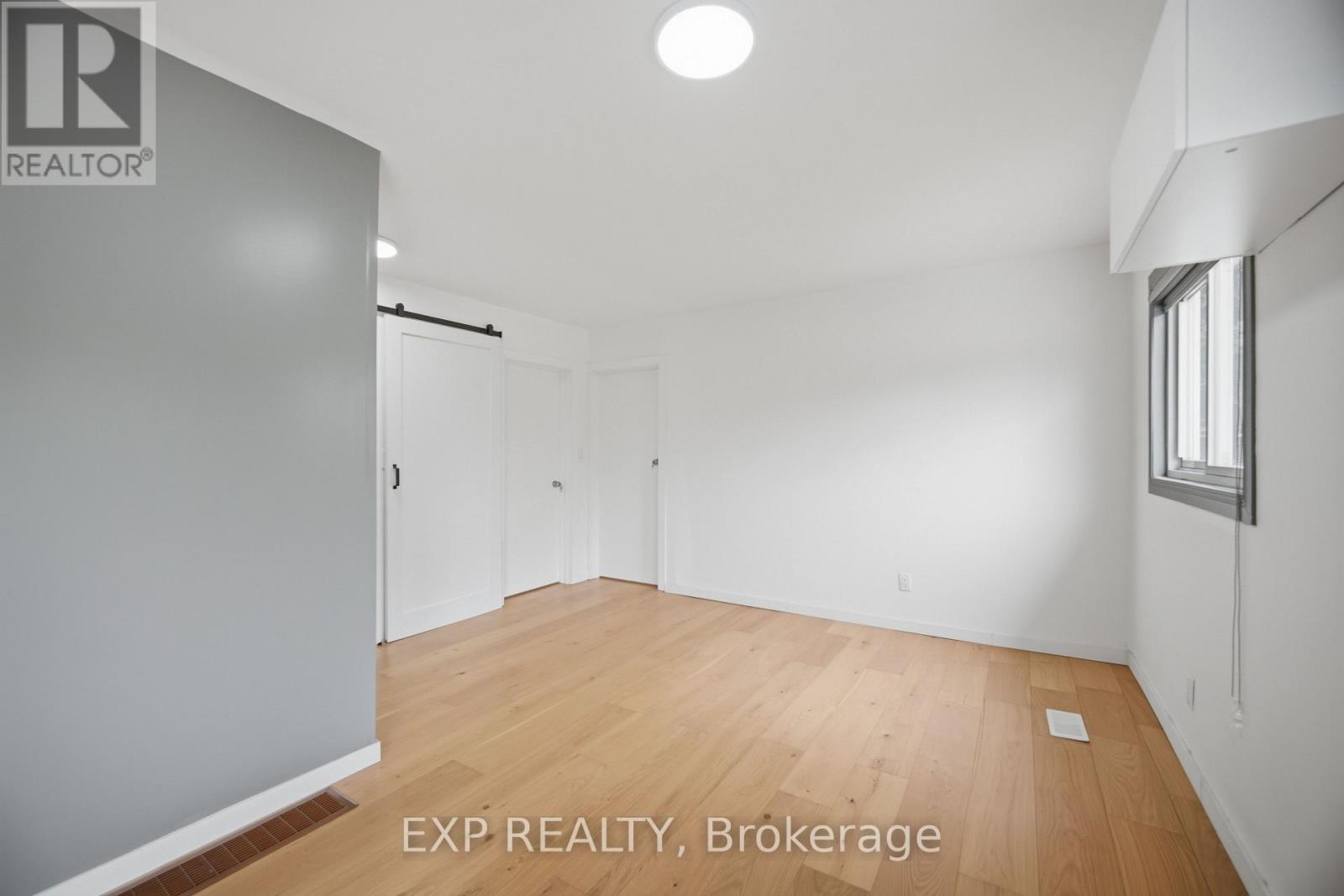 32 Maple Avenue E, Halton Hills (Georgetown), Ontario  L7G 5M2 - Photo 4 - W13737710