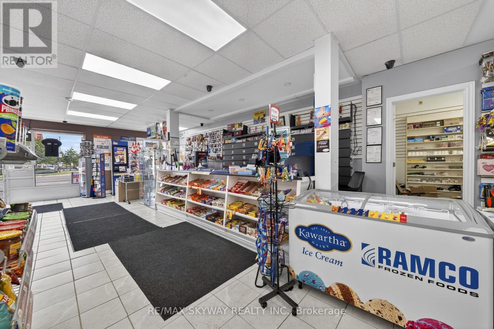 160 Guelph Street, Halton Hills (Georgetown), Ontario  L7G 4A6 - Photo 11 - W13738194