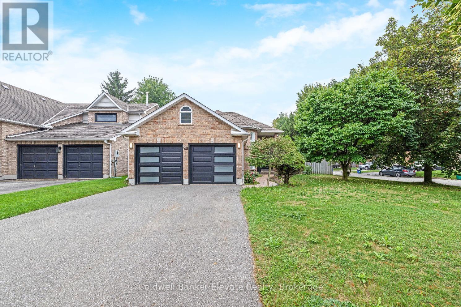 20 Ruddell Crescent, Halton Hills (Georgetown), Ontario  L7G 5N4 - Photo 2 - W13742854