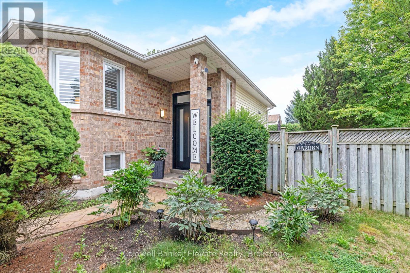 20 Ruddell Crescent, Halton Hills (Georgetown), Ontario  L7G 5N4 - Photo 6 - W13742854