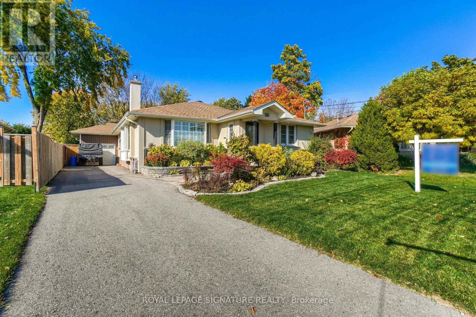 16 Bairstow Crescent, Halton Hills (Georgetown), Ontario  L7G 1L8 - Photo 2 - W13743050