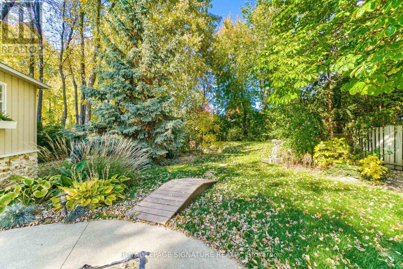 16 Bairstow Crescent, Halton Hills (Georgetown), Ontario  L7G 1L8 - Photo 32 - W13743050