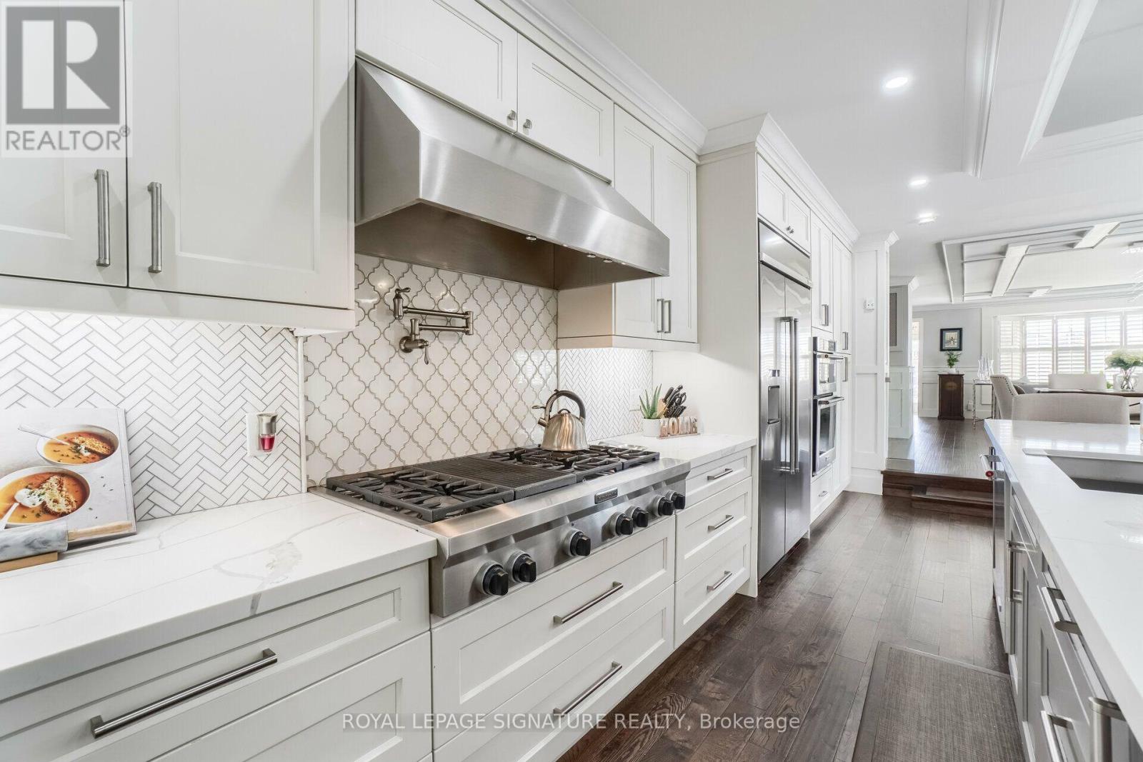 16 Bairstow Crescent, Halton Hills (Georgetown), Ontario  L7G 1L8 - Photo 8 - W13743050
