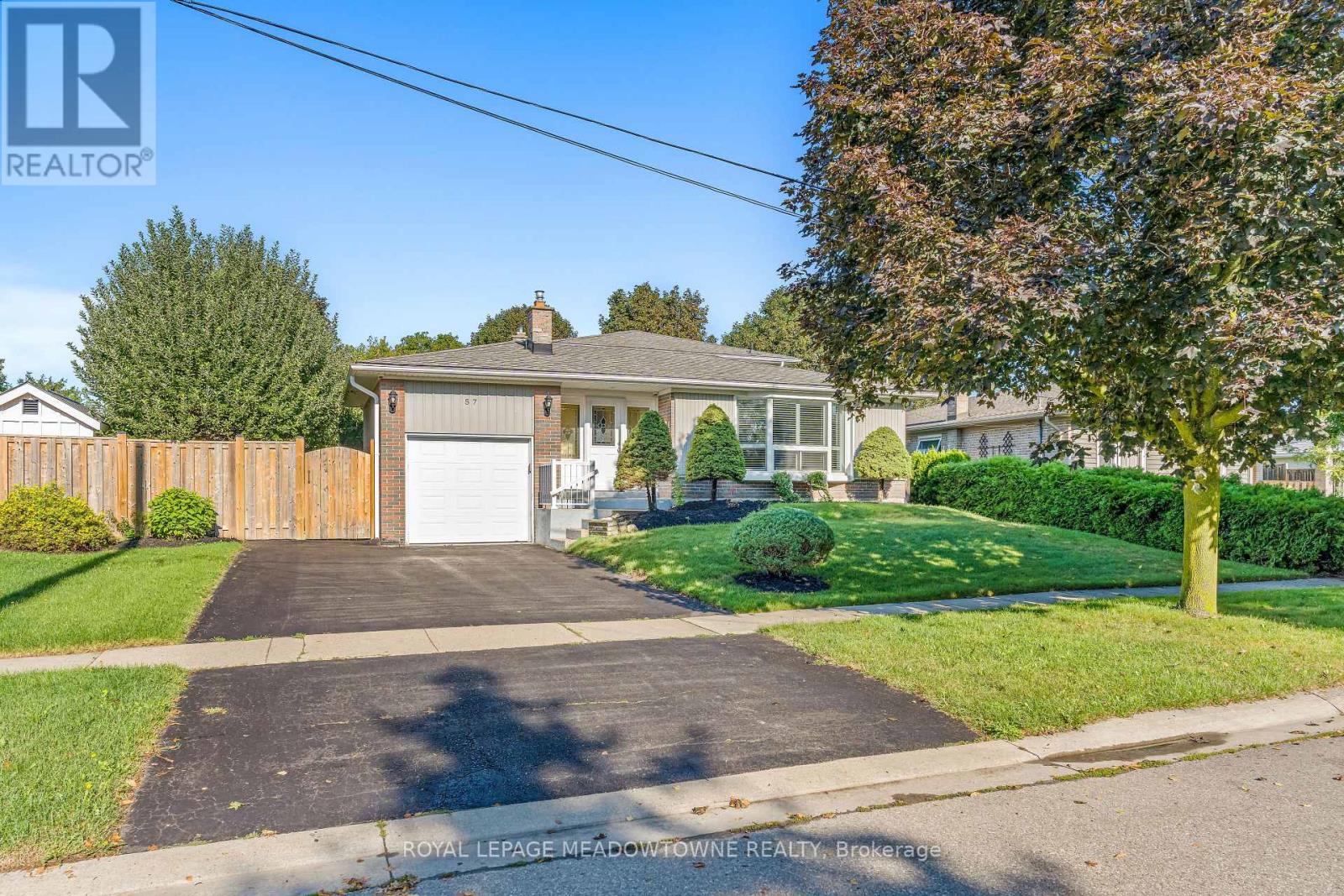 57 Dawson Crescent, Halton Hills (Georgetown), Ontario  L7G 1H3 - Photo 1 - W13744462