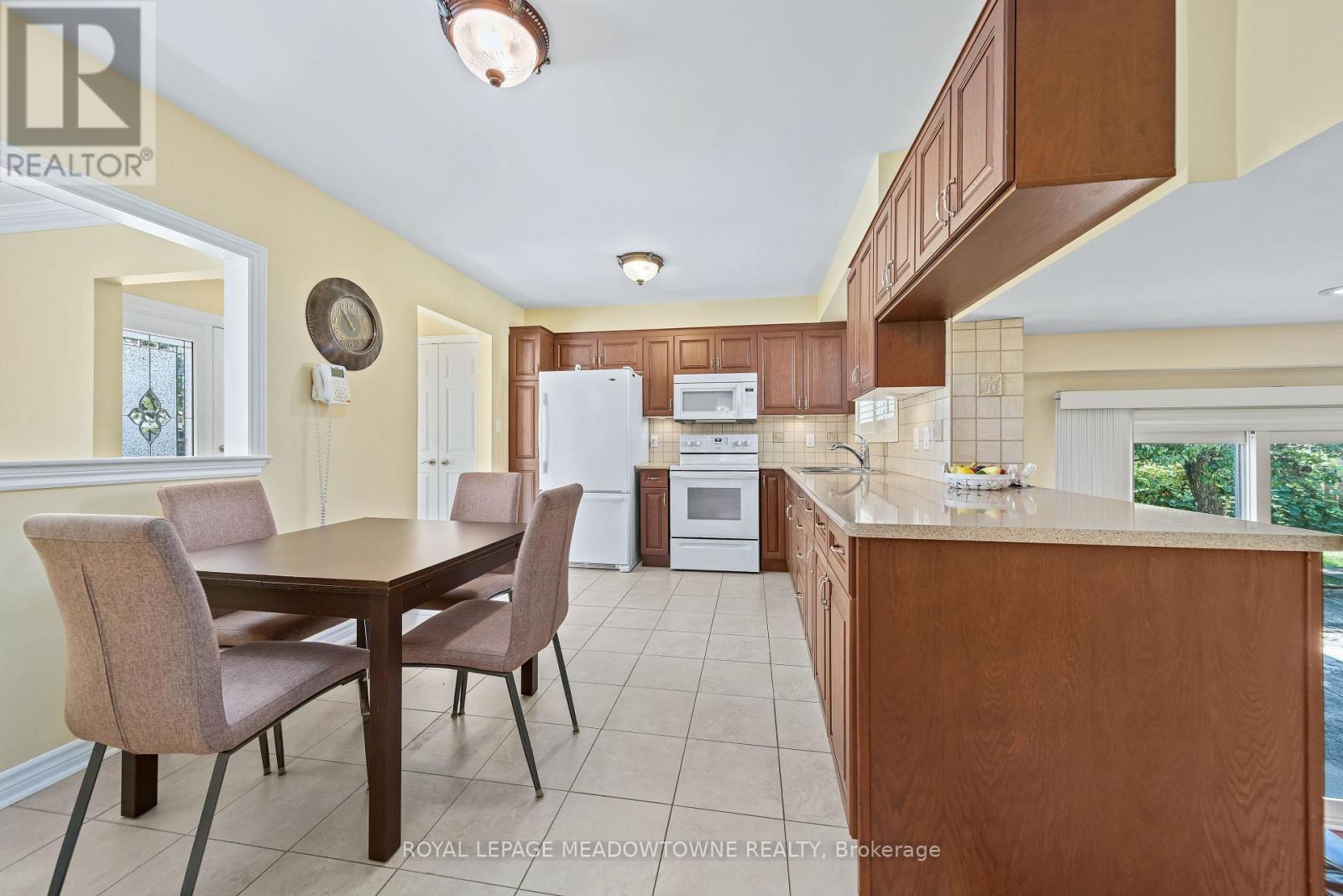 57 Dawson Crescent, Halton Hills (Georgetown), Ontario  L7G 1H3 - Photo 11 - W13744462