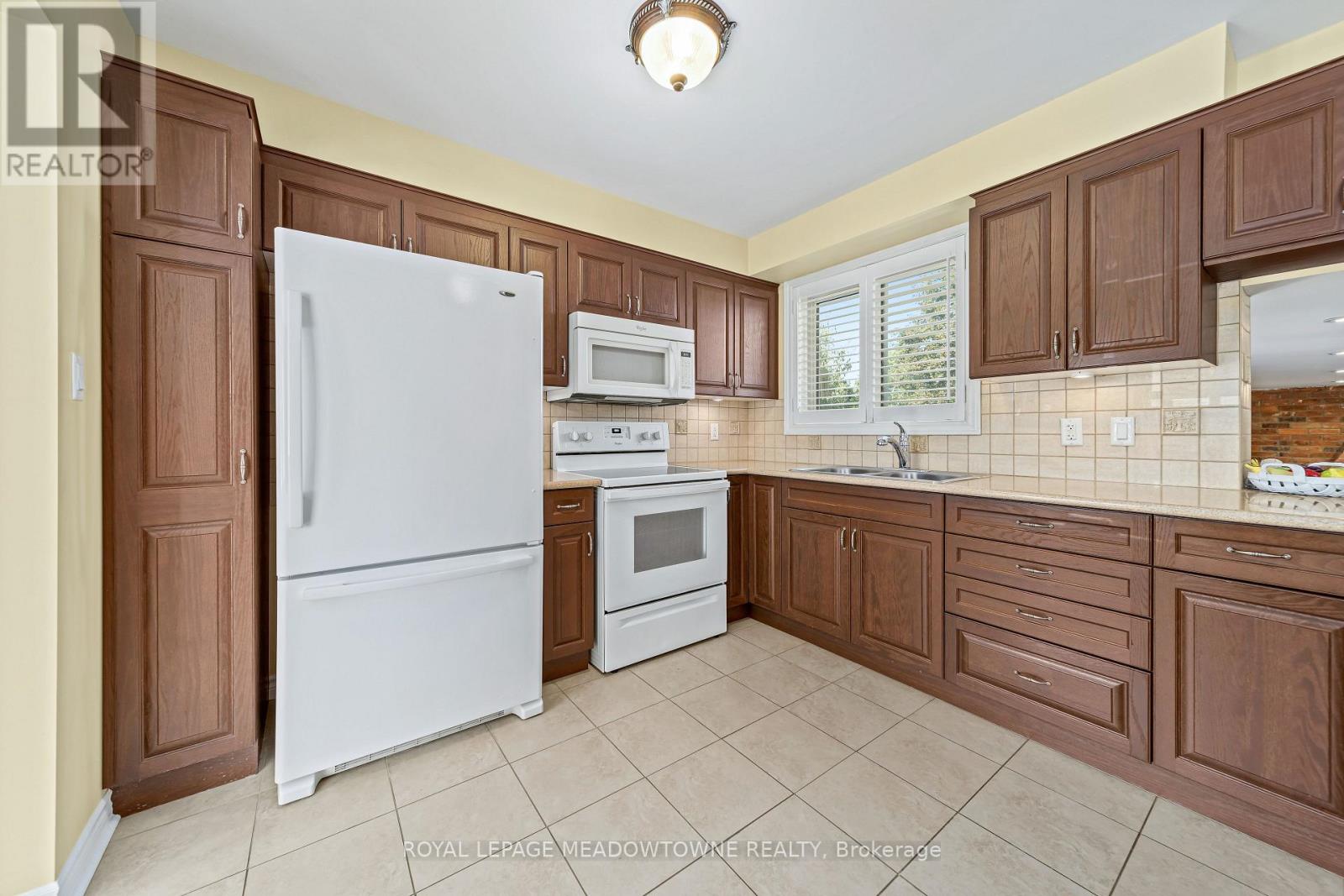 57 Dawson Crescent, Halton Hills (Georgetown), Ontario  L7G 1H3 - Photo 13 - W13744462